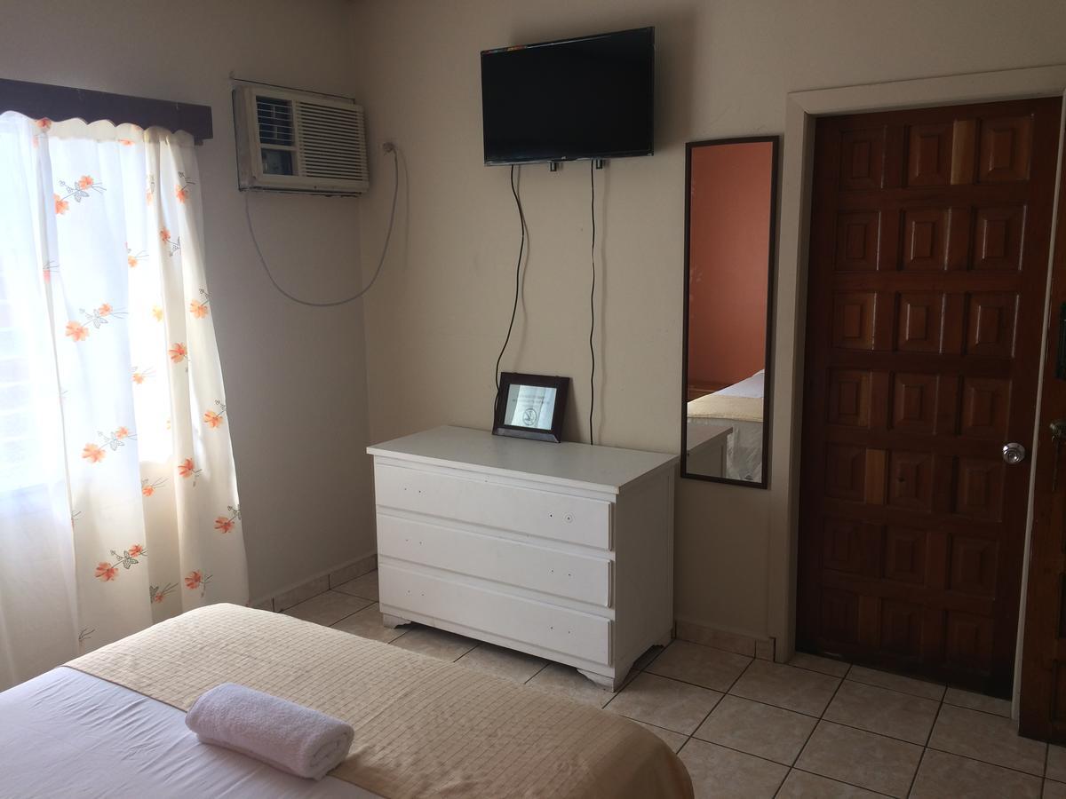 Hotel Casa Marina La Ceiba Exterior photo